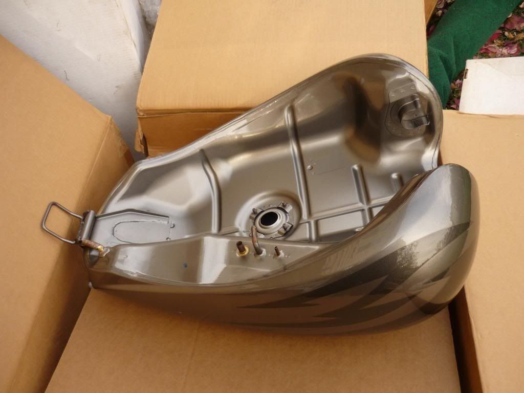 2005 vtx1800f fuel tank 350 Honda VTX Forum